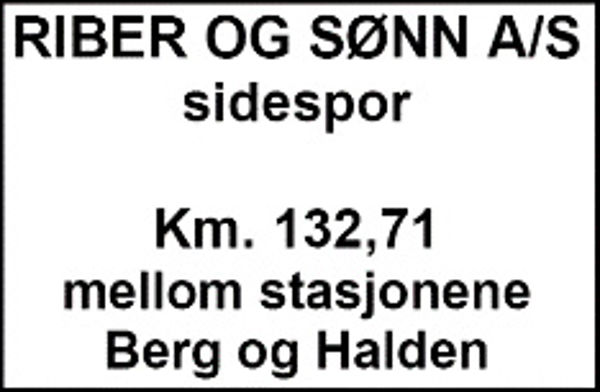 Hvitt firkantet skilt med sort tekst
