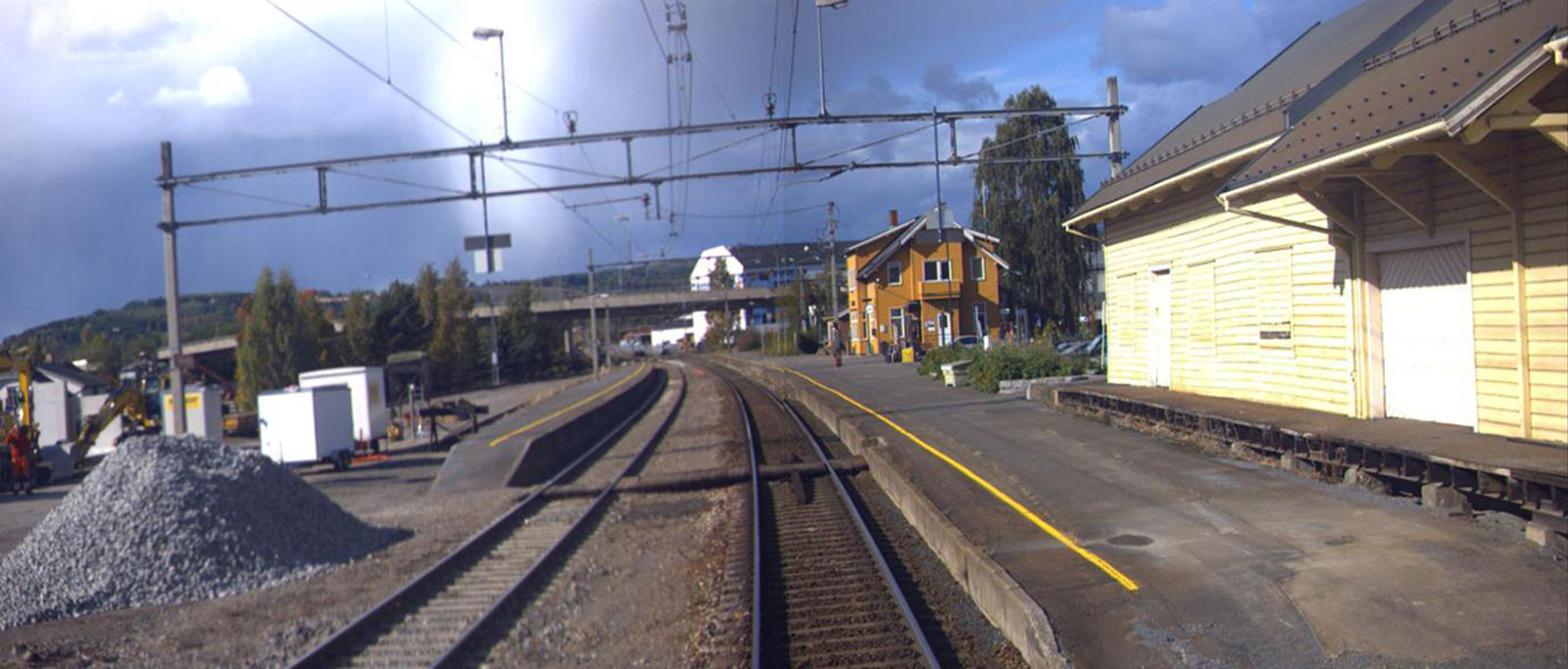 Brumunddal stasjon sett i retning fra Oslo