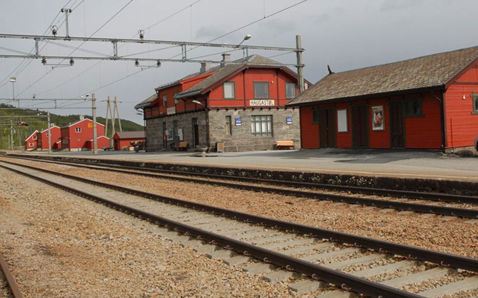 Haugastøl stasjon sett i retning mot Oslo
