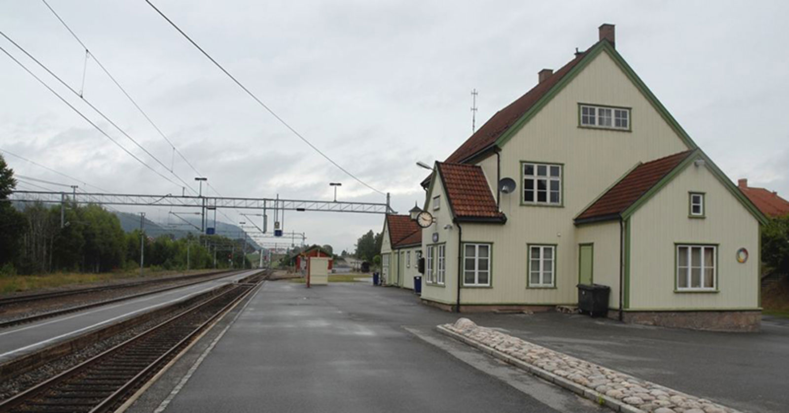 Lunde stasjon sett i retning mot Oslo