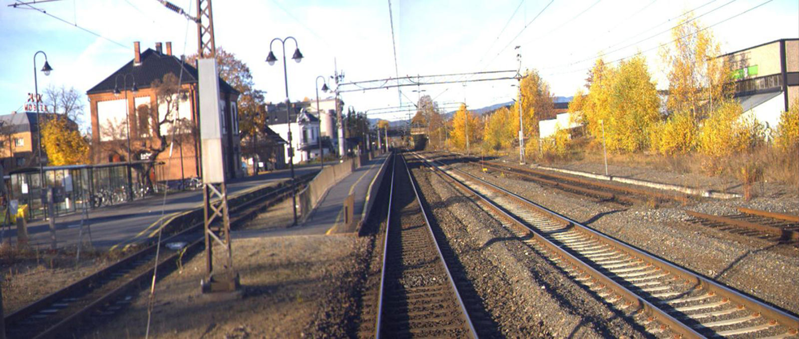 Mjøndalen stasjon sett i retning fra Oslo
