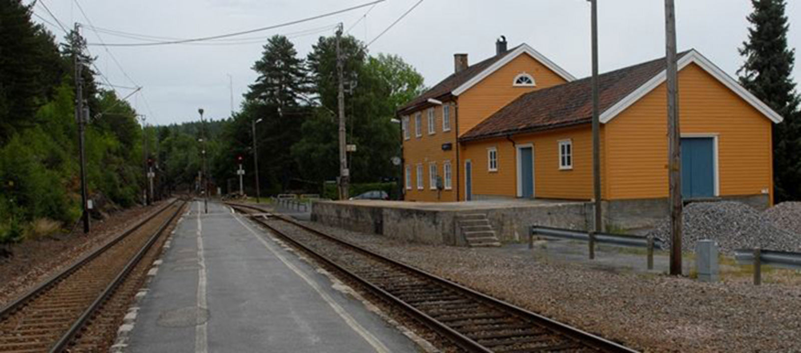 Vegårdshei stasjon sett i retning mot Oslo